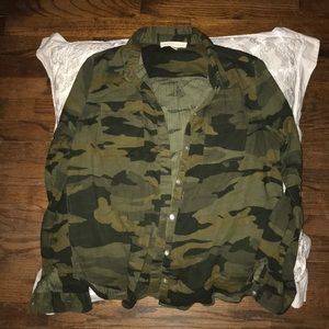 Camo top! I accept reasonable offers!!